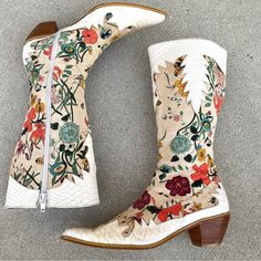 Reposhing This Item I Purchased From @Ejeveryday. Loved It, But Ready To Rotate For Something New. Questions? Leave A Comment Below! Western Boots With Floral Print For Fall, White Floral Boots, Red Floral Boots, Winter Floral Print Boots, Floral Suede Boots, Boots Y2k, Lips White, Two Lips, Vintage Floral Print