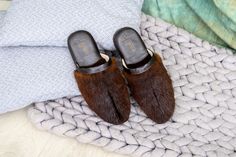 Silent slippers! Indoor footwear made exclusively from natural materials: genuine exclusive leather and nutria fur in various colors. Through the use of suede on the sole, slippers are almost silent when walking. Fur is not only outside, but inside! That provides warmth to your feet, and natural materials allow your skin to breathe. Warm, comfortable, high quality. Great gift to dad or loved one! We offer different colour combination of leather and fur! Fur may be brown, black, white and differe Mens House Shoes, Slippers Brown, Brown Slippers, Toe Slippers, Man Of The House, Open Toe Slippers, Home Slippers, Home Shoes, Leather Slippers