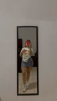 OOTD Mini Skirt And Converse Outfit, Outfits Para Fiesta Casual, Outfit Para Fiesta Casual, Outfits Con Tenis Nike, Outfit Tenis Blancos, Outfit Fiesta Casual, Outfits Blancos, Functional Outfits, Outfits Mujeres