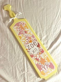 Sorority paddles yellow cute ideas flowers orange pink little aesthetic Big Paddles Sorority Ideas, Paddle Sorority Ideas, Cute Sorority Paddles, Sorority Paddles Big Little, Sorority Paddles Ideas, Paddle Sorority, Paddles Sorority