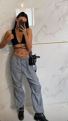 Fancy Festival Outfit, Parachute Pants Party Outfit, Cargo Pant Festival Outfit, Parachute Pants Rave Outfit, Concert Fits Rap, Minimal Festival Outfit, Parachute Pants Outfit Festival, Frank Ocean Concert Outfit, Lolla Outfits Lollapalooza