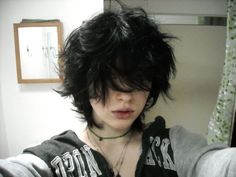 Black Fluffy Hair, Black Emo Hair, Short Emo Hair, Emo Boy Hair, Charlie Spring, Black Hair Boy, Nick Nelson, Boy Hair