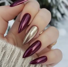 Unique Acrylic Nail Designs, Daisy Acrylic Nails, Red And Gold Nails, Latest Nail Designs, Retro Nails, Manicure Nail Designs, Black Acrylic Nails, Glamour Nails