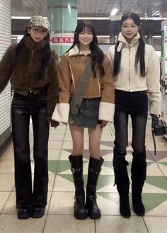 Japan Outfit Winter, Autumn Korean Fashion, Winter Outfits Snow, Japan Outfit, Fire Fits, Stockholm Fashion, Japanese Outfits, Rainy Day Outfit