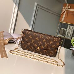 . Τσάντες Louis Vuitton, Tas Louis Vuitton, Louis Vuitton Felicie Pochette, Lv Multi Pochette, Pochette Louis Vuitton, Sac Louis Vuitton, Louis Vuitton Felicie, Louis Vuitton Neonoe, Louis Vuitton Purse