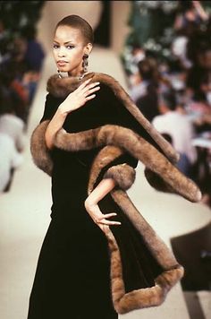 ysl haute couture fall/winter 1997 Diy Abaya, Ysl 90s, Ysl Haute Couture, Fur Couture, Chanel Style Jacket, Ysl Saint Laurent, Fur Coat Vintage, Fabulous Furs, French Fashion Designers