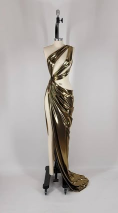 PRE-ORDER Custom Liquid Gold Metal Draped Metallic - Etsy Vietnam Gold Drape Dress, Pretty Gold Dresses, Metallic Evening Gown, Gold Haute Couture Gowns, Mettalic Dress Gowns, Dance Battle Outfits, Liquid Gold Dress, Mermaid High Fashion, Liquid Fabric Dress