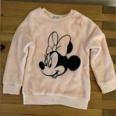 Questions? Leave A Comment Below! Cute Minnie Mouse Crew Neck Sweatshirt, Fun Pink Minnie Mouse Top, Playful Minnie Mouse Crew Neck Top, Pink Cotton Minnie Mouse Tops, Casual Pink Minnie Mouse Top, Cute Long Sleeve Minnie Mouse T-shirt, Pink Character Print Top For Winter, Cute H&m Crew Neck Top, Pink Long Sleeve Minnie Mouse Top