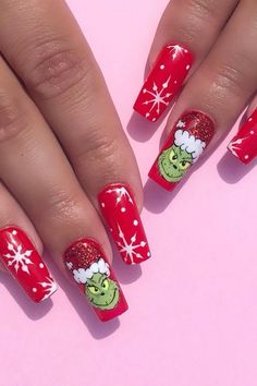 Red Grinch Nails, Green And Red Christmas Nails Acrylic, Square Nails Christmas Art Designs, Simple Grinch Nails Easy, Grinch Christmas Nails Acrylic, Short Grinch Nails, Grinch Nails Acrylic, Grinch Inspired Nails, The Grinch Nail Art