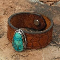 Vintage Western Fashion, Turquoise Jewelry Native American, Leather Cuff Bracelet, Belt Vintage, Western Belt, Turquoise Bracelet Cuff, Western Belts, Turquoise Cuff