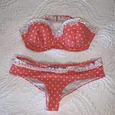 Victoria Secret Coral Dot Bikini Looks New!! Looks Never Worn! Bottoms Say Xs And Top Says 34b. See Photo Inside Top Looks Like Neck Strap Was Original But Lost And Not Included. Great Suit!!! River Mermaid, Magical Closet, Pisces Style, 2023 Wishlist, Cutest Clothes, Pretty Bras, Cute Bathing Suits