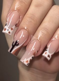 Nails Acrylic Country, Rodeo Inspired Nails, Texas Inspired Nails, Senior Nails Ideas 2025, Cowgirl Nail Ideas, Vaquita Nails, Rodeo Nails Designs, Cute Cow Nails, Country Nail Ideas