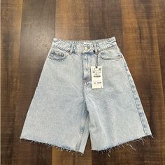 Nwt Zara Denim Light Wash Shorts Size 4 Light Wash Raw Hem Longer Denim Shorts Condition: New ! In Excellent Condition. All Items Come From A Pet-Free Smoke-Free Home. Please Look At All Pictures They Are A Big Part Of The Description. Streetwear , Comfy , Minimal , Classic , Preppy , Business , Femme & Girly , Festival , Boho , Bohemian , Y2k , Flirty , Feminine , Wedding , Edgy , Hipster , Statement , Business , Retro, Beach , Trendy Summer Cutoff Cropped Jeans, Summer Light Wash Cropped Denim Jeans, Wide Leg Jean Shorts With Frayed Hem, High Waist Shorts With Five Pockets For Spring, High Rise Cropped Denim Jeans For Summer, Summer Cutoff Cropped Jeans With Five Pockets, Light Wash Bottoms With Five Pockets For Summer, Summer Cropped Cutoff Jeans With Five Pockets, Cutoff Cropped Jeans With Five Pockets For Summer