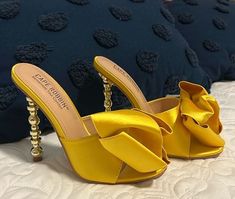 Clawdia Wolf, Yellow High Heels, Fashion Shoes Heels, Shoes Heels Classy, Cute Shoes Heels, Yellow Heels, Shoes Outfit Fashion, Heels Classy, Stunning Shoes