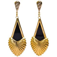 Spanish gold tone and black plastic drop earrings for pierced ears, featuring a lovely ridged shell design and faux damascene top. They are large, measuring length 9.2 cm / 3.62 inches by maximum width 3.1 cm / 1.22 inches. These fashionable vintage statement earrings would be fabulous for evening wear, they are sure to attract attention. Dream Earrings, Acrylic Crafts, Measuring Length, Vintage Statement Earrings, Shell Design, Statement Drop Earrings, Black Earrings, Jewelry Inspo, Girls Jewelry