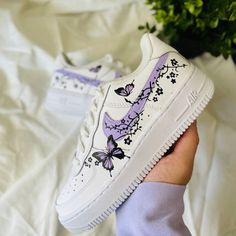 Take flight with Purple Butterflies Flowers Custom Air Force 1. Featuring a bold and vibrant pattern of purple butterflies and flowers, these sneakers are perfect for wild adventurers looking to stand out. Let your style take flight today! 🦋 🔥 100% genuine, Brand New.👟 Custom sneakers.💫 Every pair is hand-made to order.✨ Best quality waterproof and scratch-proof paints used.✨ 1000+ satisfied customers across various platforms. 🌎Free worldwide shipping,shipping within 5-12 working days🎁 Tre Air Force 1 Sneakers