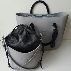 grigio chiaro obag; basket; moro; grey Shoulder Accessories, O Bag, Material Girls, Fashion Nails, Plastic Bag, Bbc, Athleisure, Clutches, Bucket Bag