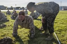 Female Marine Aesthetic, Marine Corps Aesthetic, Marines Aesthetic, Marine Bootcamp, Marines In Combat, Usmc Wallpaper, Women Marines, Female Army Soldier, Military Motivation