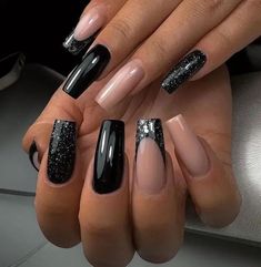 Black Summer Nails, Black Nails Ideas, Sparkle Nail Designs, Summer Nails 2024, Wow Nails, Glamorous Nails, Short Acrylic, Black Nail Designs