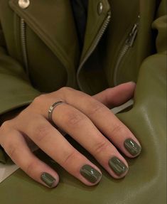 Green Nails Autumn, Shellac Nails Fall, Kutek Disney, Smink Inspiration, Short Square Nails, Classy Acrylic Nails