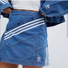 There Is A Small Hole Near The Button (Pictured) Size M High Waisted Leather Skirt, Sewing Jeans, Mode Chanel, Denim Outfits, Trendy Sewing, Casual Skirt, Outfits Casual, Inspiration Mode, Skirt Outfits