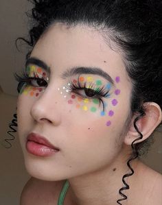 Rainbow Eye Makeup Hooded Eyes, Simple Pride Make Up Looks, Pride Face Paint Simple, Makeup For Pride Festival, Pride Themed Makeup, Pride Rhinestone Makeup, Pride Eyeliner Looks, Cute Pride Makeup