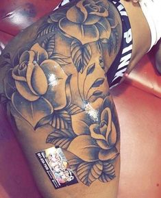 Woman With Tattoos, Girl Thigh Tattoos, Hip Thigh Tattoos, Model Tattoo, Hand Tattoos For Girls, Cute Hand Tattoos, Pretty Hand Tattoos, Snakebites