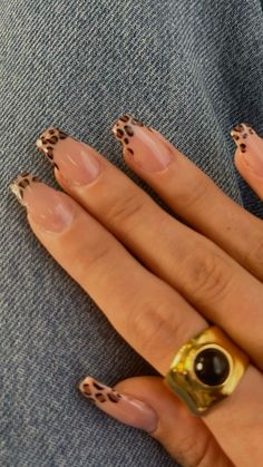 nails with animal print Paznokcie Hello Kitty, Cheetah Print Nails, Cheetah Nails, Leopard Print Nails, Girly Acrylic Nails, Leopard Nails, Classy Acrylic Nails, Print Nails