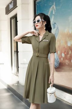 Sunday Dress Design, Korean Fashion Women Dresses, Simple Work Outfits, Fancy Short Dresses, Frock Fashion, Sunday Dress, Office Outfits Women, Elegant Dresses Classy, Korean Fashion Dress