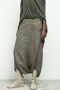 100% linen/ skirt pant hybrid/ drop crotch/ elastic waistband/ pockets Jimai is 5'10" size 2 wearing size XS Dystopian Design, Wrapped Pants, Organisation Dressing, Long Fitted Dresses, Pants Linen, Wrap Pants, Linen Bottoms, Skirt Pant, Army Fashion