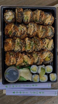 Cooked Sushi, Sushi Aesthetic, Sushi Box, Healthy Food Motivation