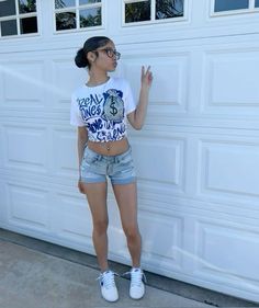 Fashion Killa School, How To Style Black Jean Shorts, Outfit Ideas Summer Baddie, Summer Fits Baddie, Festival Outfits Ideas, Trendy Festival Outfits, Outfits With Shorts, Shorts Outfit Ideas, Outfits Shorts