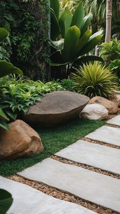 desain taman minimalis California Pool, Tropical Landscaping Ideas, Tropical Backyard Landscaping, California Backyard, Tropical Landscape Design, Tropical Backyard, Landscaping With Boulders, Cozy Backyard, Zone 9