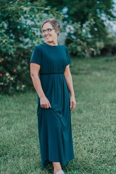 "This dress is rich in color, soft in fabric, and so much fun to wear. Pair it with your favorite heels for an outfit that classy + comfy.  For a custom length you love, measure yourself from the shoulder to where you would like the dress to end.             Bust         Length  XS      {34\"}            {41\"} S       {35.5\"}          {42\"} M       {37.5\"}          {42\"} L        {39.5\"}         {42.5\"} XL      {41.5\"}          {43\"} XXL    {43.5\"}         {44\"} 3XL    {45.5\"} Modest Dress Patterns, Mennonite Dress, Dress Sewing Patterns Free, Homemade Dress, Jesus Clothes, Dresses Sewing, Girls Dresses Sewing, Cute Modest Outfits, Street Dress