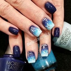 Ombre Holiday Nails, Christmas Dipped Nails, Trendy Nails Dark, Snow Nail Art, Nails Snowflakes, Kids Nail Designs, Nails Dark, Sky Nails, Stripped Nails