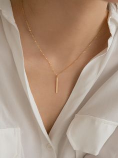 Editor's NotesJewelry collection from LUNNE will flatter any look gracefully.- Bar shaped pendant necklace- Delicate cable chain- High shine flat texture- Elevated essential- High quality for everyday useMeasurement (in.)- Mini Bar Length: 1 in./ 1.5 in- Chain length: 15.5 in/ 17.7 in./ 19.7 inchComposition & Care- 14K Gold filled- Avoid direct heat and moisture- Wipe with a dry clothDesigner- by LUNNE Minimalist Necklace With Rectangular Pendant On Cable Chain, Minimalist Chain Necklace With Rectangular Pendant, Minimalist Bar Necklace For Gift, Minimalist Everyday Bar Necklace, Everyday Minimalist Bar Necklace, Modern Bar Necklace For Everyday Wear, Minimalist Pendant Chain Necklace, Bar Pendant Necklace, Bar Pendant