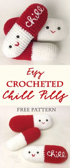 two crocheted stuffed animals with the words easy crocheted chili dogs written on them