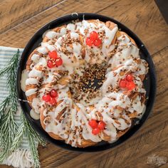 Cinnamon Christmas Breakfast Wreath | The DIY Mommy Christmas Breakfast Wreath, Breakfast Wreath, Cranberry Cobbler, Sweet Bread Recipe, Christmas Morning Recipes, Wreath Recipe, Cinnamon Christmas, Christmas Breakfast Recipe, Breakfast Enchiladas