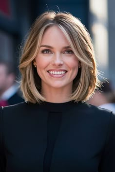 Curtain Bangs Hairstyles Short Hair, Medium Length Haircut With Curtain Bangs Blonde, Medium Haircut Fine Straight Hair, Hairstyles With Short Curtain Bangs, Blonde Short Hair Inspiration, Long Bob Straight Hair Layers, Long Bob Haircuts With Curtain Bangs, Shoulder Length Hairstyles Fine Hair, Short Hairstyle Women Fine Hair Bangs