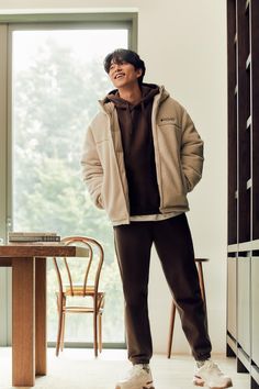 Autumn Outfits In Korea Male, Gong Yoo Outfits, Seoul Outfits, Men's Casual Outfits Winter, Winter Home Outfit, Japan Men Fashion, Japan Outfit Winter, Male Ootd, Korean Men Fashion