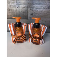 New Bath& Body Works Purrfect Pumpkin Gentle & Clean Foaming Hand Soap W/Black Cat with Orange and White Stripe Hand Towel Bath And Body Works Soap Gift Ideas, Christmas Towel Gift Ideas, Bath And Body Works Gift Ideas, Hand Soap Gift Ideas, Soap Gift Ideas, Hand Soap Gift, Boo Gift, Secret Pal, Halloween Party Gifts