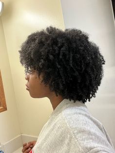 Defined Afro Curls, Coily Hair Aesthetic, Type 4 Afro, Heart Shaped Afro, 4c Defined Curls, Defined 4c Hair, Shaped Afro, Growing 4c Hair, Natural 4b Hair