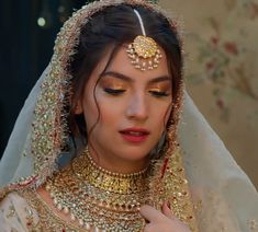 Nikkah Makeup, Bridal Makeup Red Lips, Zack Knight, Nikkah Outfit, Indian Makeup Looks, Pakistani Bridal Hairstyles, Pastel Makeup