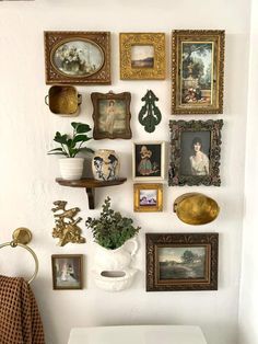 Framed Picture Wall Ideas, Mini Photo Gallery Wall, Rustic Farmhouse Gallery Wall, Interior Design Shelf Decor, Vintage Gallery Wall Bathroom, Gallery Wall With Floating Shelf, Antique Frame Wall Ideas, Mix Media Gallery Wall, Gallery Wall Pictures And Art