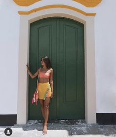 Vacay Outfits, Instagram Feed Inspiration, Model Poses Photography, Instagram Outfits, Poses For Photos, Beach Poses, Model Poses, Picture Poses, Fashion Classy