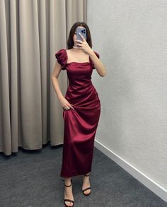 Farewell Dresses, Party Dress Wedding, Elegant Wine, Long Party Dress, Simple Frocks, Modest Dresses Casual, Dress Wedding Guest, Quick Outfits, Modest Fashion Outfits