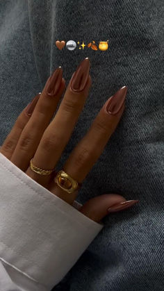 Simple Short Almond Nails Fall, Autumn Inspo Nails, Autumn Style Nails, Nails For Autumn 2024, Nails Ideas Autumn 2024, Nails Ideas Fall 2024, Fall Beauty Aesthetic, Short Nails For Autumn, It Girl Nails Aesthetic