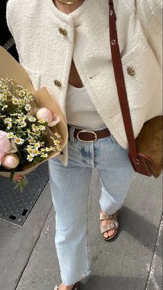 Tweed white jacket for women #fashion #springoutfit Budget Aesthetic, Trip Fashion, Chique Outfit, Budget Outfits, Looks Jeans, Paris Mode, Elevated Basics, Iconic Fashion