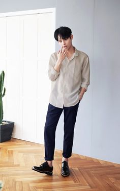 Korean Men Fashion, Korean Shirts, Korean Mens Fashion, Korean Fashion Ideas, Korean Fashion Winter, Clothes Korean Style, Hipster Man, Korean Fashion Trends