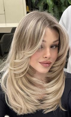 Haircut Tip, Textured Haircut, Long Hair Wigs, Hairstyles For Layered Hair, Blonde Hair Inspiration, Hair Stylies, Haircuts For Medium Hair, Long Hair Cuts